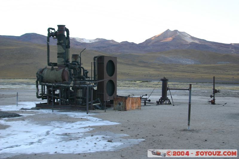 Los Geiseres del Tatio - Centrale geothermique
Mots-clés: chile geyser usine