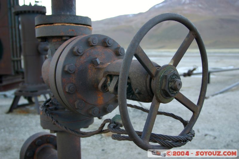 Los Geiseres del Tatio - Centrale geothermique
Mots-clés: chile geyser usine