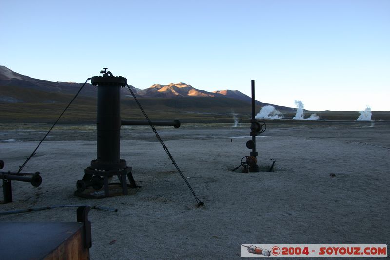 Los Geiseres del Tatio - Centrale geothermique
Mots-clés: chile geyser usine