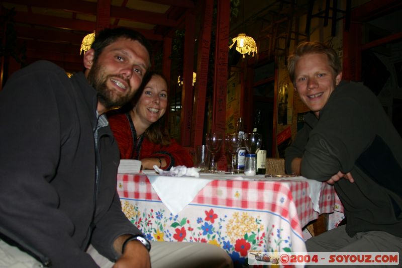 Santiago - Au restaurant avec Kim et Murray
Mots-clés: chile