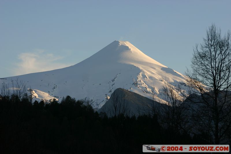 Ojos del Caburgua - Volcan Villarica
Mots-clés: chile volcan sunset