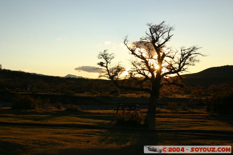 Parque Nacional Torres del Paine - Hosteria Las Torres - sunrise
Mots-clés: chile sunset