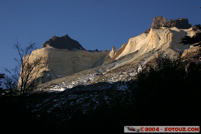 Parque Nacional Torres del Paine - Los Cuernos
Mots-clés: chile Montagne Neige sunset