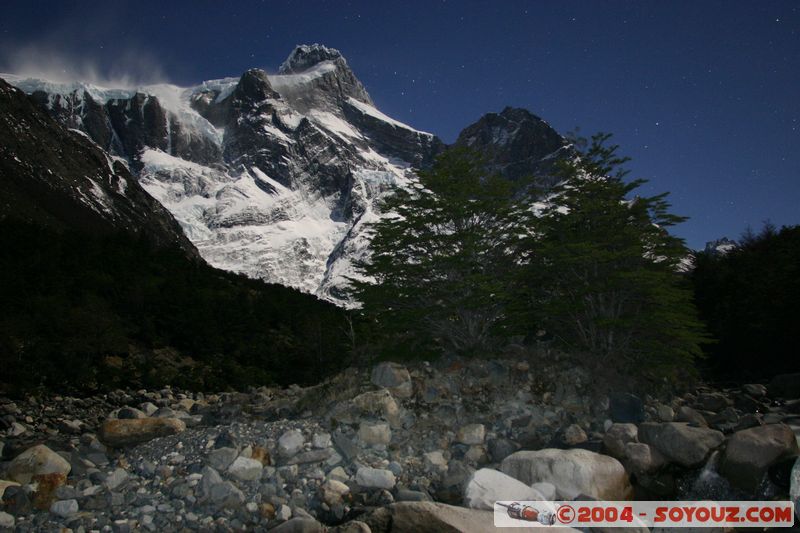 Parque Nacional Torres del Paine - Cerro Paine Grande
Mots-clés: chile Nuit Montagne Neige Etoiles glacier