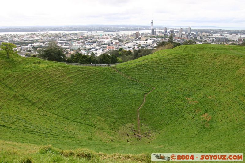 Auckland - Mount Eden Domain - Mt Eden Volcanic Crater
Mots-clés: New Zealand North Island coast to coast volcan