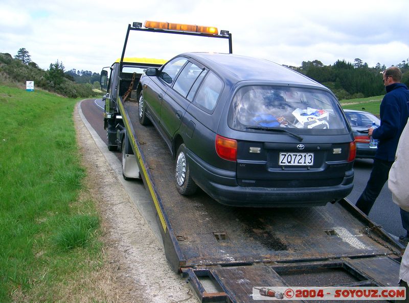 Auckland - Mechanical problem with Erik's car
Mots-clés: New Zealand North Island voiture