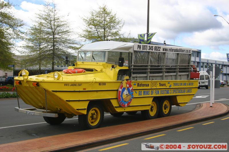 Rotorua - WWII Landing Craft
Mots-clés: New Zealand North Island voiture bateau