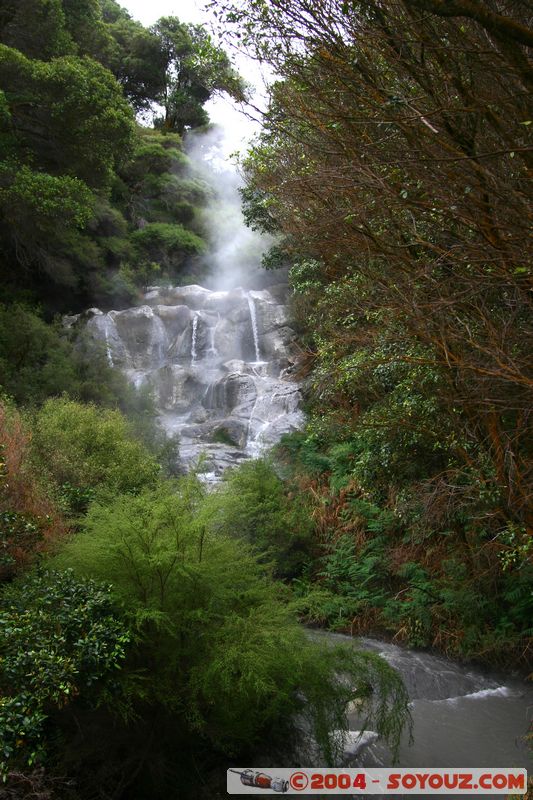 Hell's Gate - Kakhi Falls
Mots-clés: New Zealand North Island Thermes geyser cascade