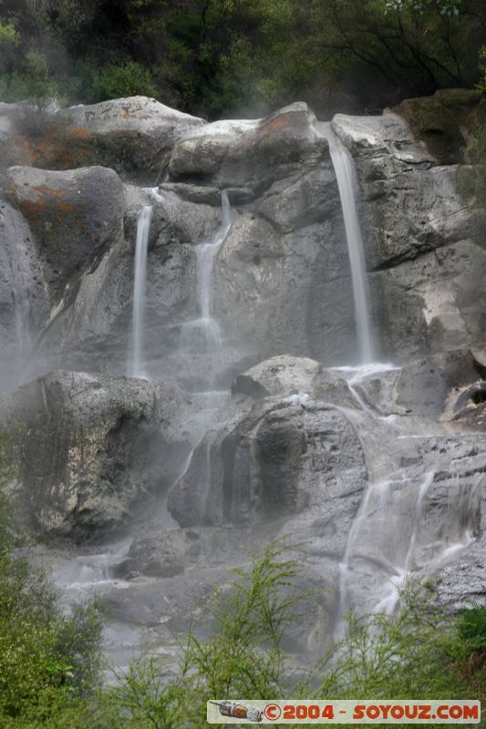 Hell's Gate - Kakhi Falls
Mots-clés: New Zealand North Island Thermes geyser cascade