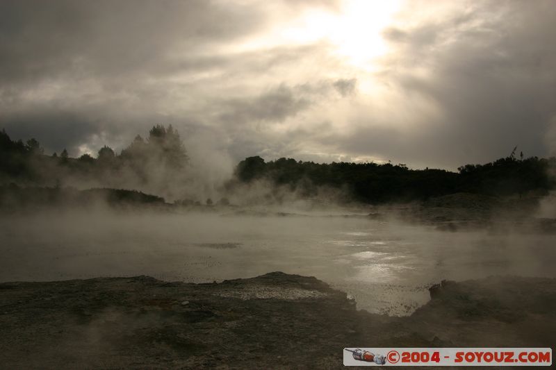 Hell's Gate
Mots-clés: New Zealand North Island Thermes geyser sunset