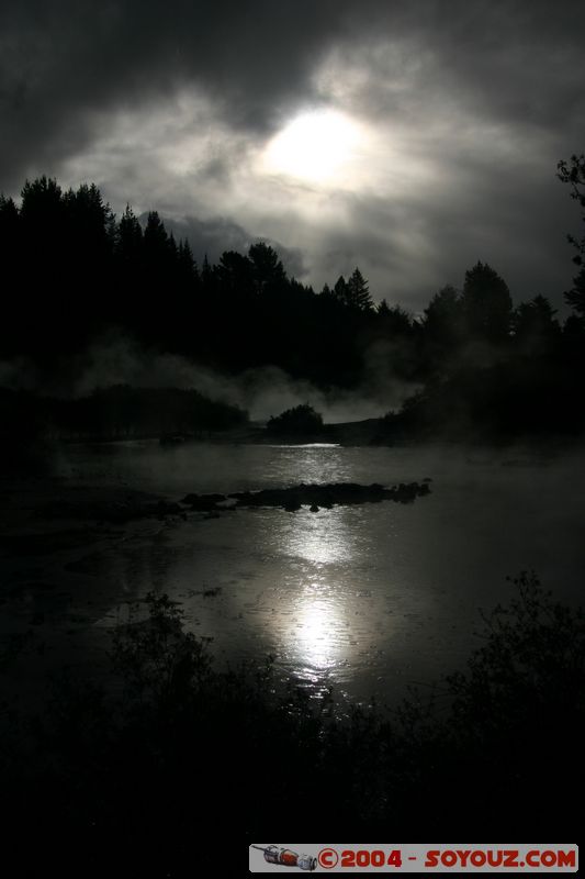 Hell's Gate
Mots-clés: New Zealand North Island Thermes geyser sunset