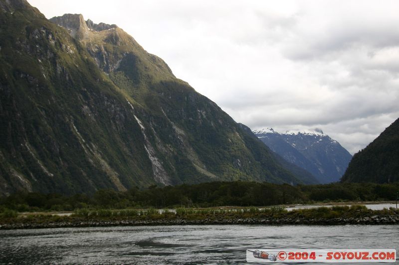 Milford Sound
Mots-clés: New Zealand South Island patrimoine unesco Montagne