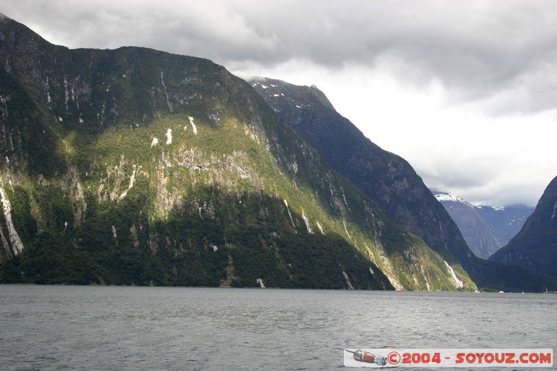 Milford Sound
Mots-clés: New Zealand South Island patrimoine unesco Montagne