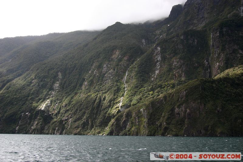 Milford Sound
Mots-clés: New Zealand South Island patrimoine unesco Montagne cascade