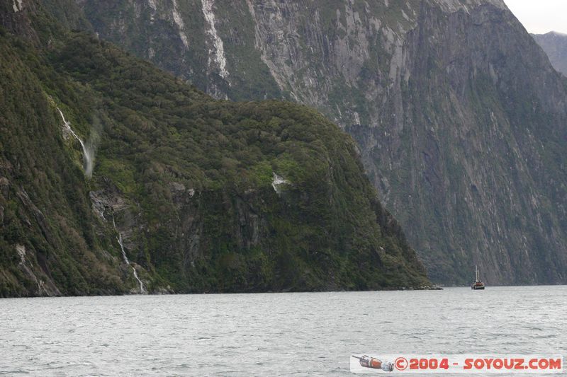 Milford Sound
Mots-clés: New Zealand South Island patrimoine unesco Montagne bateau