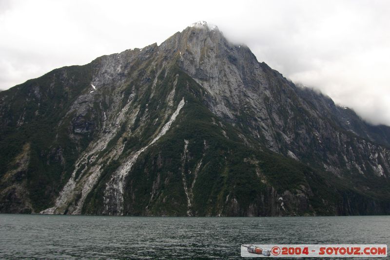 Milford Sound
Mots-clés: New Zealand South Island patrimoine unesco Montagne cascade
