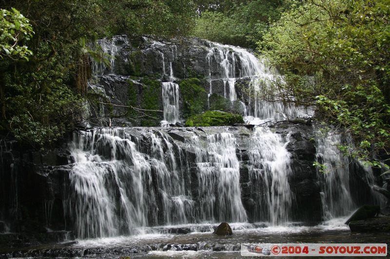 The Catlins - Purakaunui Falls
Mots-clés: New Zealand South Island cascade