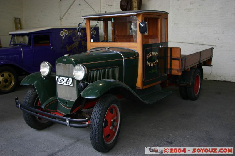 Dunedin - Cadbury's World - Old delivery car
Mots-clés: New Zealand South Island voiture