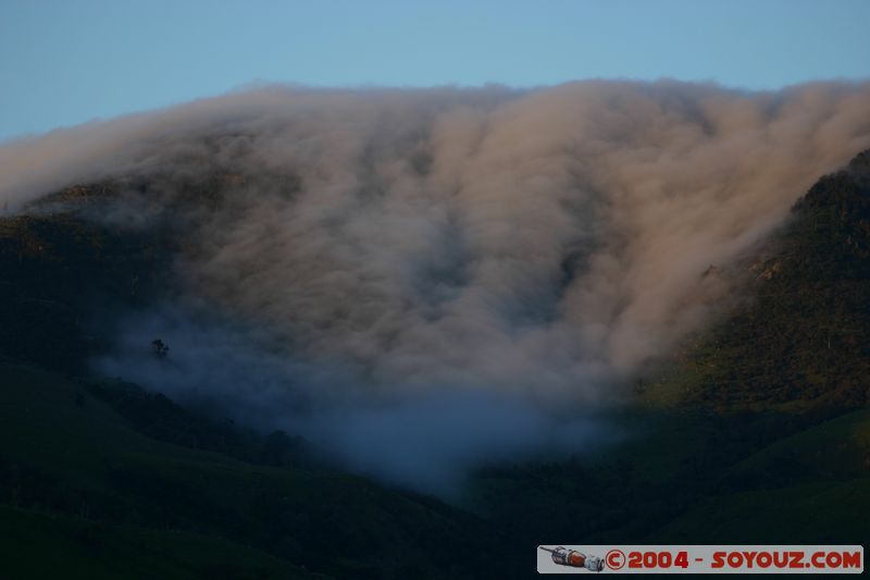 Banks Peninsula at dusk
Mots-clés: New Zealand South Island sunset brume