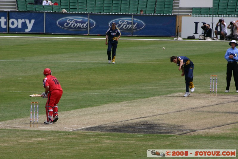 Melbourne's G - Bushrangers vs West End Redback - 02/01/2005
Mots-clés: sport cricket