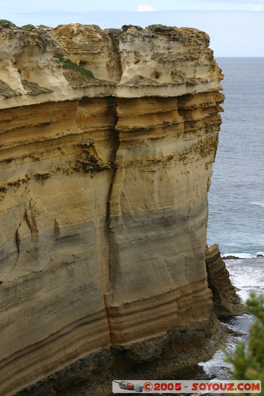 Great Ocean Road - Loch Ard Gorge -  The Razorback
