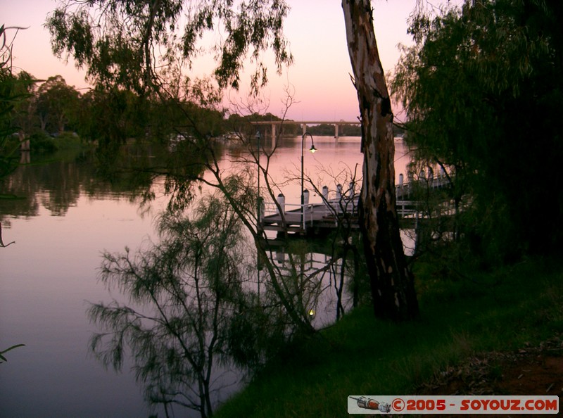 Mildura - Murray River at dusk
Mots-clés: sunset Riviere