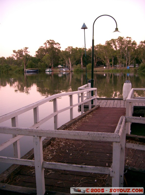 Mildura - Murray River at dusk
Mots-clés: sunset Riviere