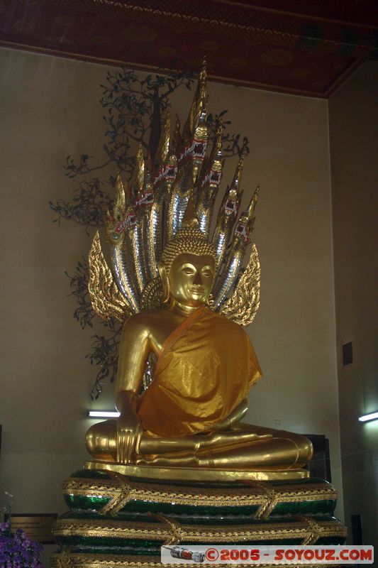 Bangkok - Wat Pho
Mots-clés: thailand Boudhiste Wat Phra Chetuphon statue