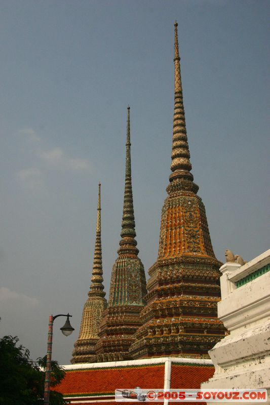 Bangkok - Wat Pho - Prang
Mots-clés: thailand Boudhiste Wat Phra Chetuphon