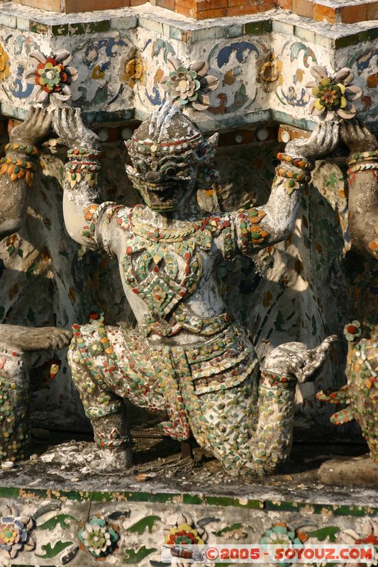 Bangkok - Wat Arun (Temple of the Dawn)
Mots-clés: thailand Boudhiste sculpture