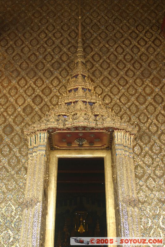 Bangkok - Wat Phra Kaew - Ubosot containig the Emerald Buddha
Mots-clés: thailand Boudhiste