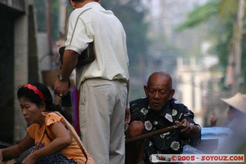 Damnoen Saduak - Marche Flottant
Mots-clés: thailand Marche floating market personnes