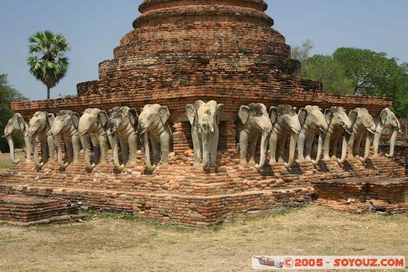 Sukhothai - Wat Chang Lom
Mots-clés: thailand patrimoine unesco Ruines Boudhiste sculpture