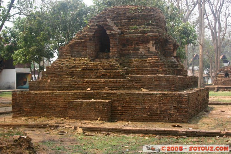 Golden Triangle - Chiang Saen - Wat Chedi Luang
