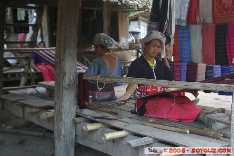 Around Chiang Mai - Hill-Tribe village - Weaving
Mots-clés: thailand personnes