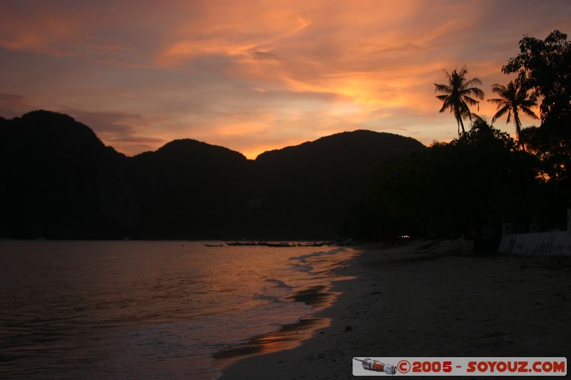 Koh Phi Phi Don - Hat Yao - Sunset
Mots-clés: thailand sunset mer plage