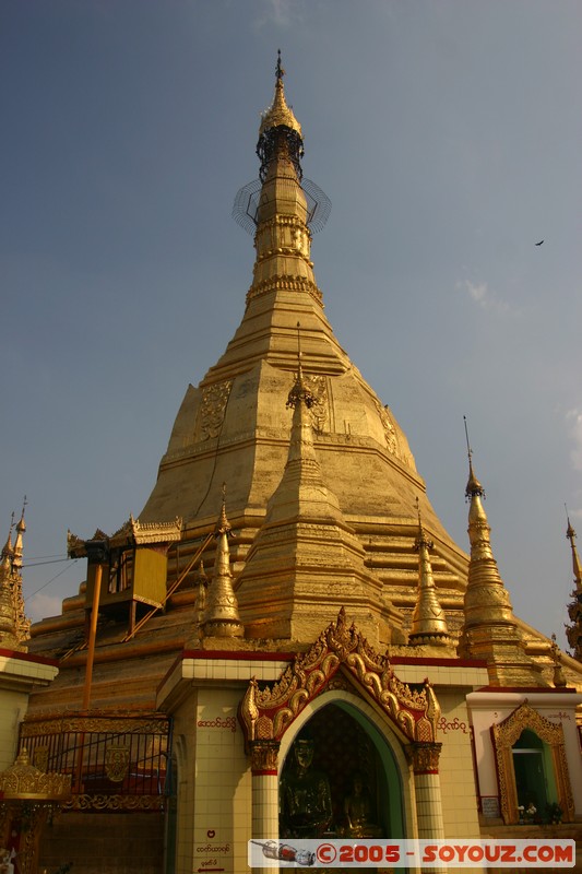 Yangon - Sule Paya
Mots-clés: myanmar Burma Birmanie Pagode