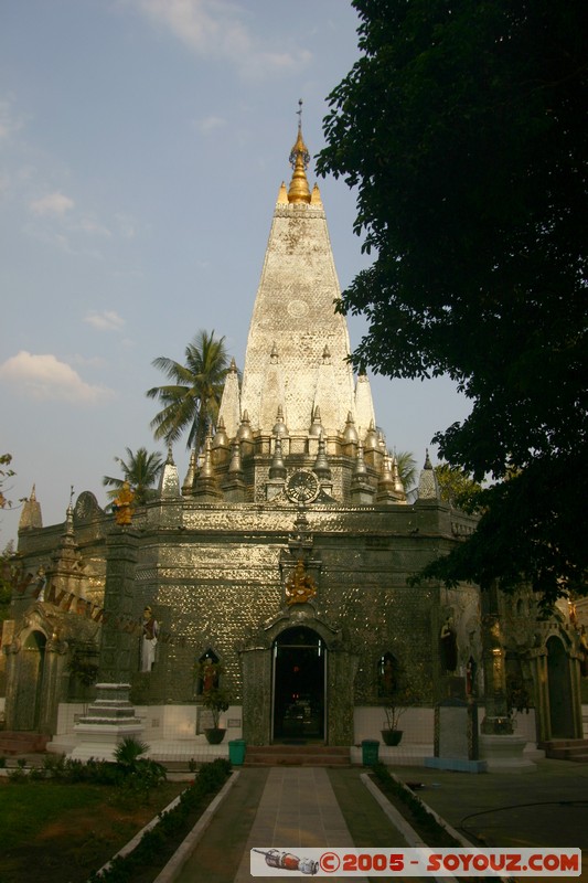 Yangon - Pagoda
Mots-clés: myanmar Burma Birmanie Pagode