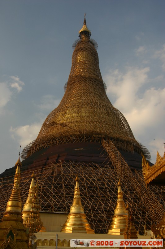 Yangon - Shwedagon Pagoda
Mots-clés: myanmar Burma Birmanie Pagode