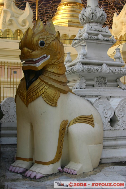 Yangon - Shwedagon Pagoda
Mots-clés: myanmar Burma Birmanie Pagode statue