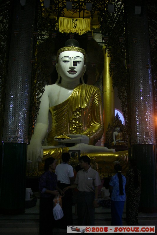 Yangon - Shwedagon Pagoda
Mots-clés: myanmar Burma Birmanie Pagode sunset statue
