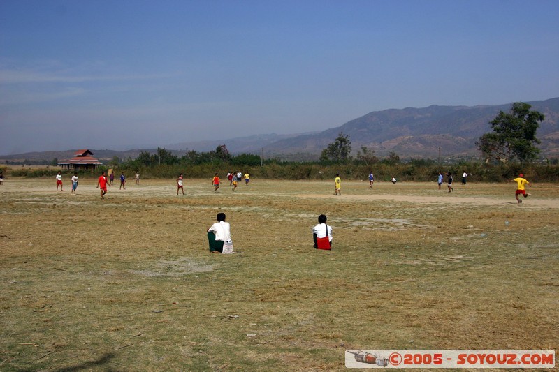 Nyaung Shwe - Football
Mots-clés: myanmar Burma Birmanie sport personnes