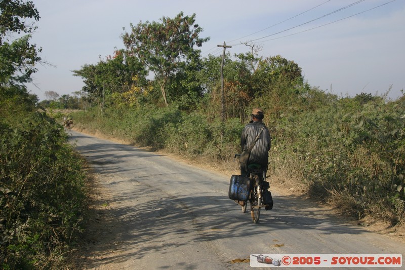 Nyaung Shwe
Mots-clés: myanmar Burma Birmanie velo personnes