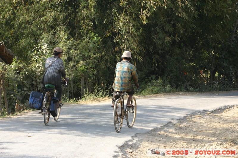 Nyaung Shwe
Mots-clés: myanmar Burma Birmanie velo personnes