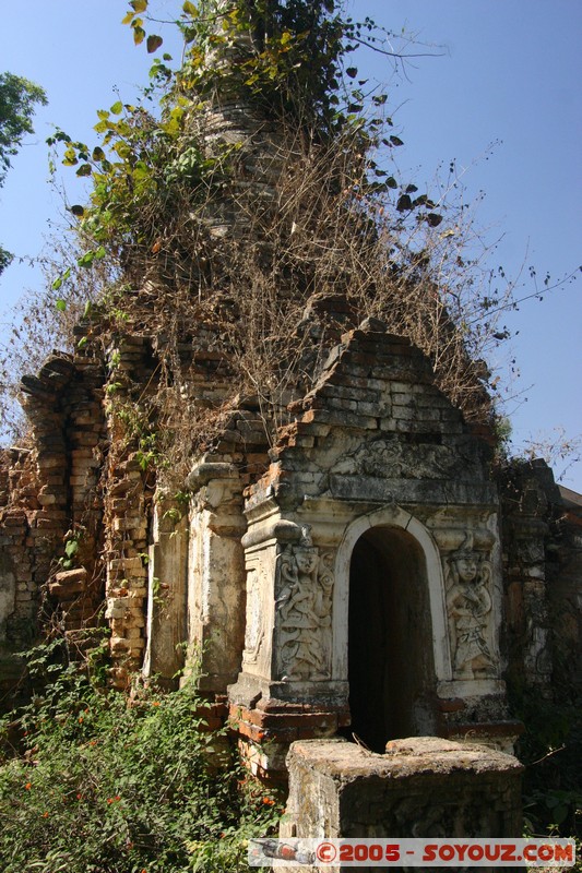 Nyaung Shwe - Stupa and Pagoda
Mots-clés: myanmar Burma Birmanie Pagode