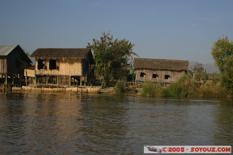 Inle lake - Nyaung Shwe
Mots-clés: myanmar Burma Birmanie Lac