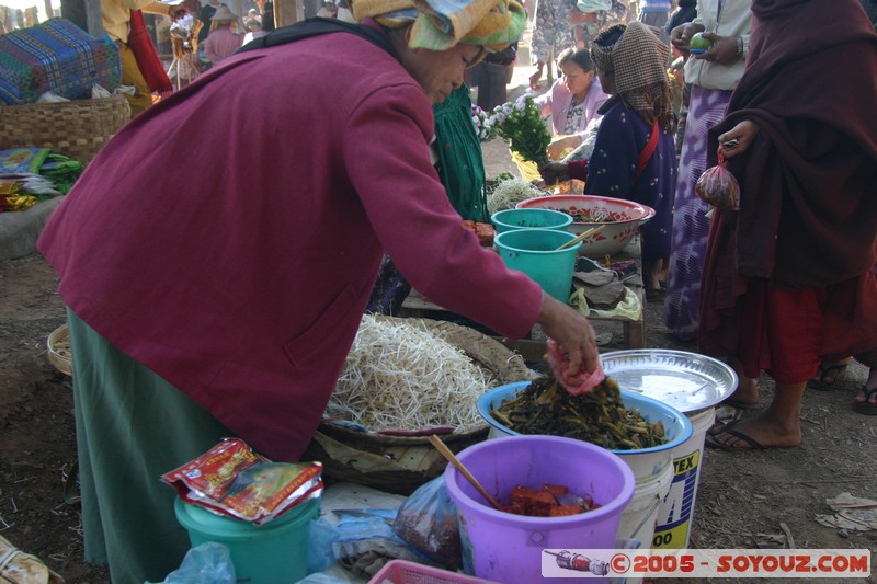 Inle lake - Lingin - Marche
Mots-clés: myanmar Burma Birmanie Marche personnes