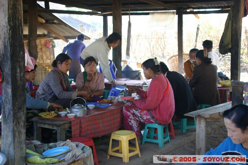 Inle lake - Lingin - Marche
Mots-clés: myanmar Burma Birmanie Marche personnes