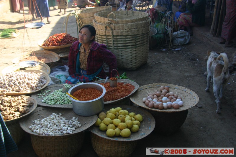 Inle lake - Lingin - Marche
Mots-clés: myanmar Burma Birmanie Marche personnes