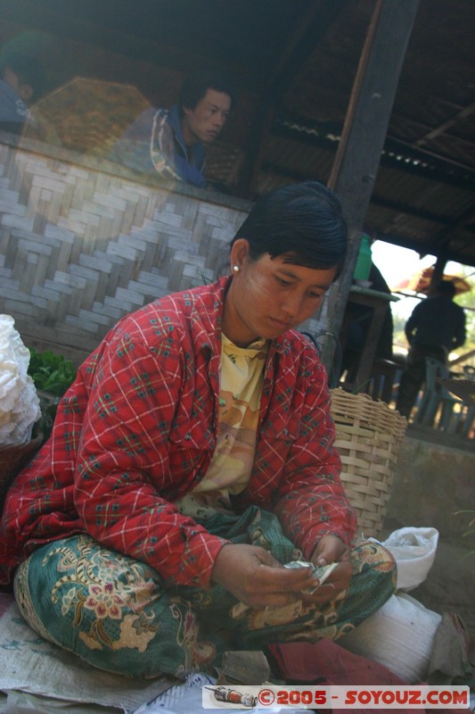 Inle lake - Lingin - Marche
Mots-clés: myanmar Burma Birmanie Marche personnes